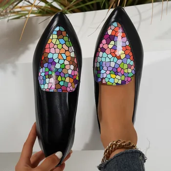 Yumuşak deri tek ayakkabı 2024 kadın yeni patchwork rahat sivri düz dipli tembel düz dipli ayakkabı